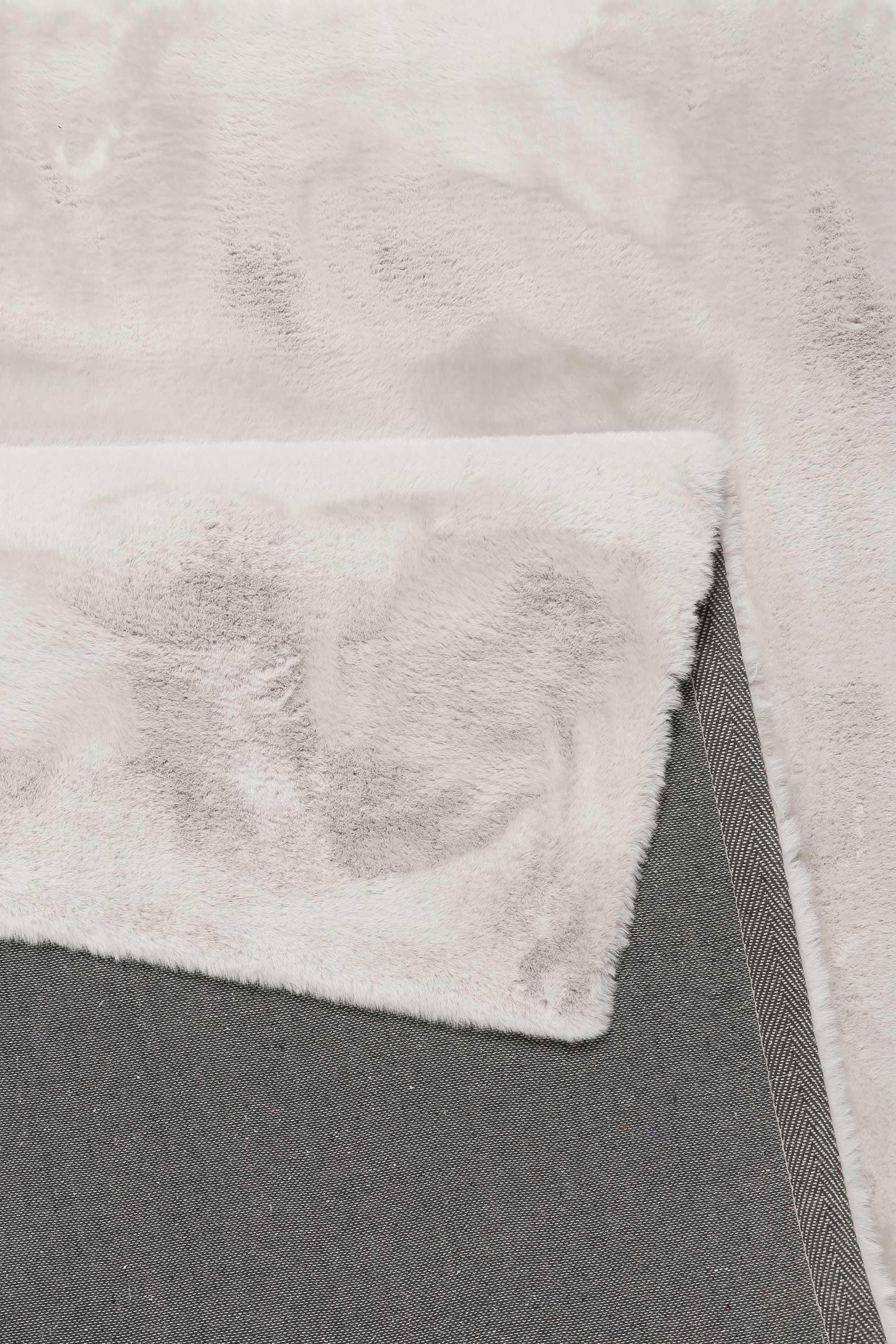 Esprit Kunstfell Teppich Greige und sehr flauschig Hochflor 