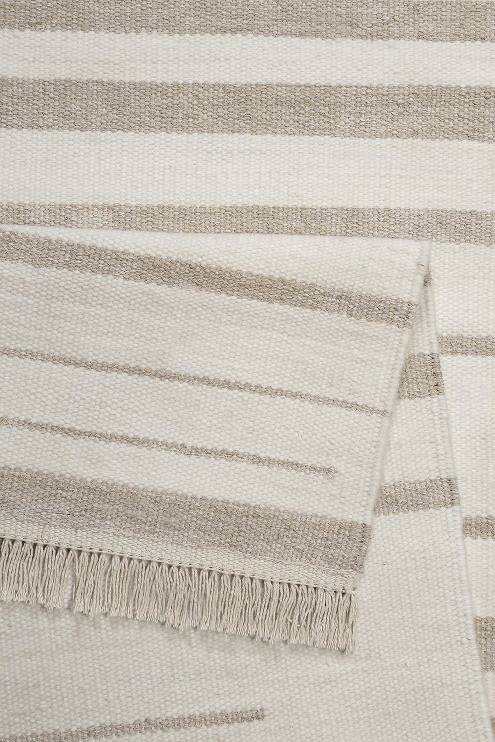 Kelim Teppich Sand Beige aus Naturfasern » Skid Marks « WECONhome - Ansicht 3