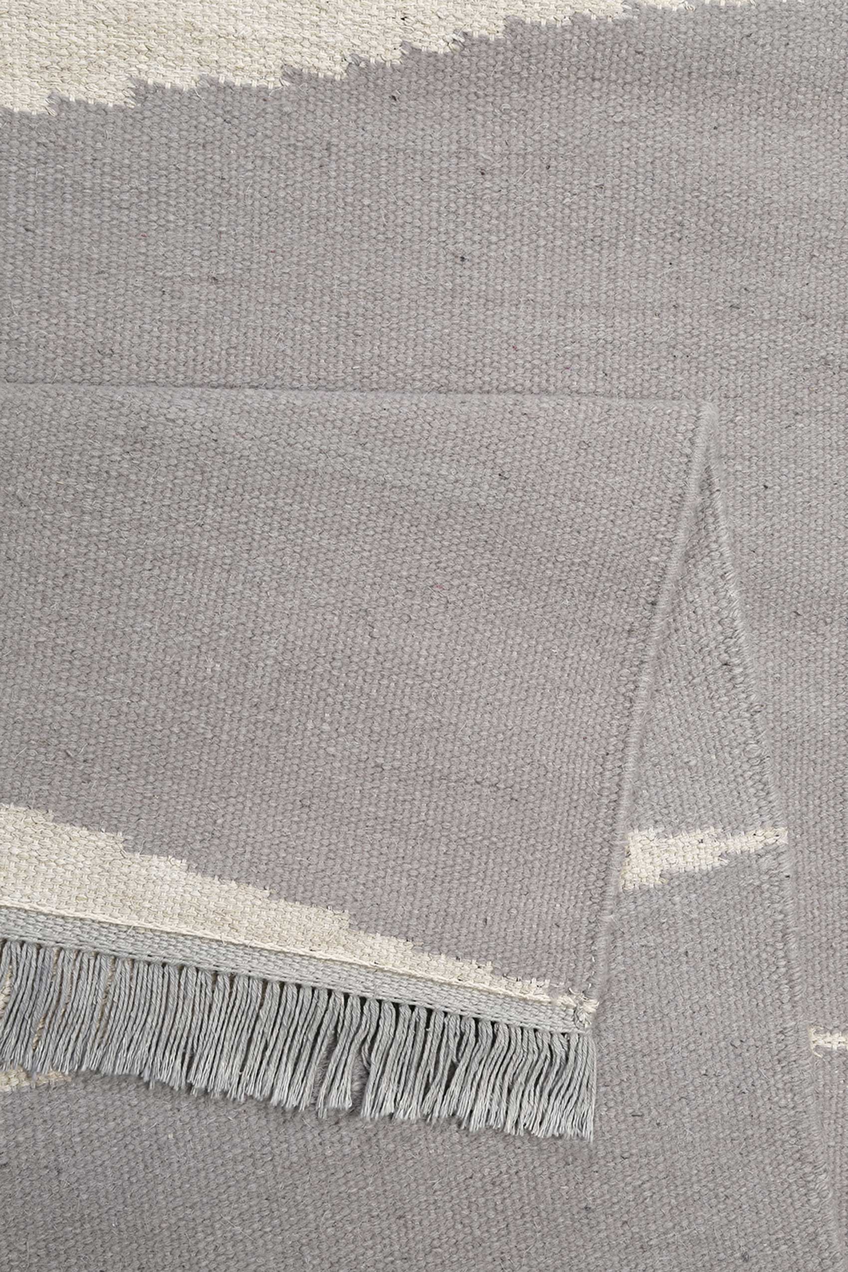 Kelim Teppich Grau Beige aus Naturfasern 
